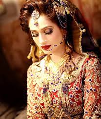 Signature Makeup By Nayla H Call On 0331 4763246 0310 4675375 For Appointments And Inquiries Nayla H The House House Of Brides Bridal Makeover Bride