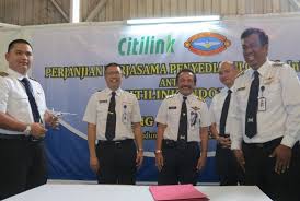 Kemudian selanjutnya sekolah penerbangan yang berada di wilayah bandung, jawa barat. Kebutuhan Pilot Citilink Kerjasama Dengan Sekolah Penerbangan Republika Online