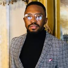 En rejoignant Orange en 2023, je savais ce que je voulais faire et, en  accord avec les valeurs du groupe, c'est avec une immense joie que je  rejoins la grande aventure de