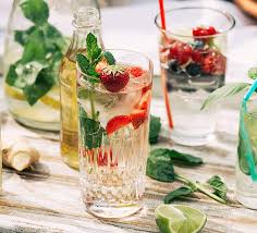 Zunächst wird der orangensaft in eine schüssel gegeben. Limonade Selber Machen 3 Rezepte Und Ein Paar Tipps Und Tricks Foodblog Rezepte Furs Fruhstuck Mittag Und Abendbrot