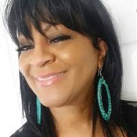 Rochelle Hatch's Instagram, Twitter & Facebook