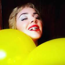 Danielle Saint Velvet (@daniellesaintvelvet) • Instagram photos and videos