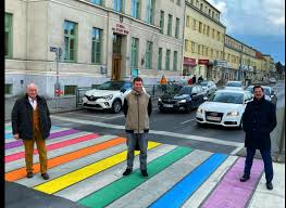 Regenbogenfarben von greenpeace quelltext bearbeiten. Favoriten Zebrastreifen Strahlt In Regenbogen Farben Dunav At