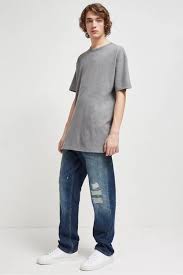 What's the best way to wear a t shirt? How To Wear Oversized Clothes Stylishly Dapper Confidential