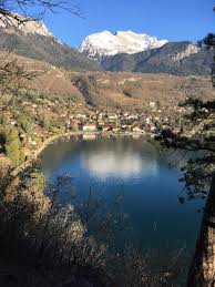 Roc de sers is located in the vallée de l'echelle, a tributary of the touvre, and was excavated in 1908 by a. Randonnee Dans La Reserve Naturelle Du Roc De Chere Randonnee Annecy By Monte Medio