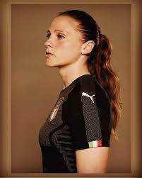 Laura giuliani of italy looks on during a training session at centro tecnico federale di coverciano on september 12, 2020 in florence, italy. Laura Giuliani Giulianilaura1 Su Instagram Foto O Realta Fotografia Portrait Orgoglio Proud Goal Powerful Women Mercedes Benz Cars Goalkeeper