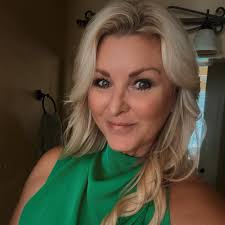 Who is a good primary care physician in Hood County?