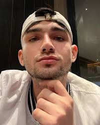 Sycris Brown (@sycris.brown) • Instagram photos and videos