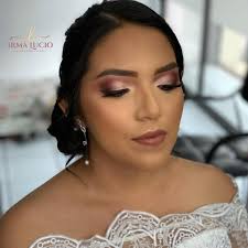 Una bella novia, no hizo prueba pero quedó guapísima para su día 💕 Mas  info 📲0984883953 . . . . . .  #irmalucio#irmakeupartistec#maquillajeprofesional#guayaquil#ecuador#sauces2#beautysalon#peluqueria#maquillajedenoche#peinados#lips#like#loveit  ...