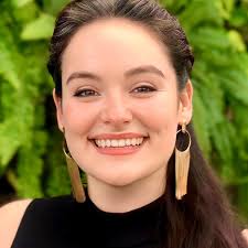 We are pleased to feature CHRISTEN MAY MAYER, soprano, in today's performer  spotlight! Christen hails from Oklahoma and she performs opera and musical  theater all over the United States. You won't want