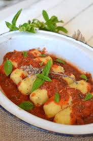 Quenelles De Semoule De Ble A La Sauce Tomate Saveurs Provencales Les Recettes De Juliette Recettes De Cuisine Quenelle Recette Recette