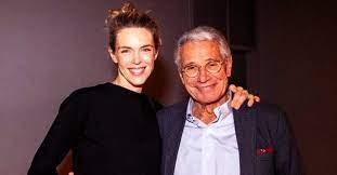 Accueil » cathy andrieu (les mystères de l'amour) partage une photo de sa fille qu'elle a eue avec david proux, bientôt de retour dans la série 05/11/2021 célébrités ce mardi 11 mai, cathy andrieu, qui joue dans les mystères de l'amour, a partagé un cliché magnifique de sa fille, alice proux, fruit de son histoire d'amour passée. Julie Andrieu Les Carnets De Julie Sa Relation Avec Un Homme 34 Ans Plus Vieux