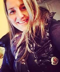 Do you have any idea who is the only person that can destroy your dreams?  🤷🏼‍♀️ that's right! It's your own self 😣🥶 don't let that happen! Get to  work! Have a