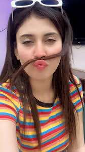 Lahore ko lerkian pyari hoti hain to meine socha dedaar krwa doun😂