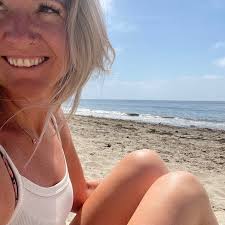 Confession: I'm not a perfect friend. I'm not even almost perfect. I make  mistakes. I put my foot in my mouth. I have a habit of interrupting  (working