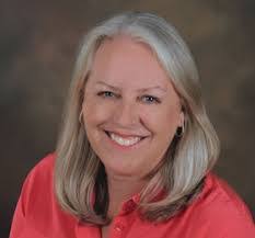 Julie Hodge's Instagram, Twitter & Facebook