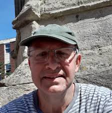 Does anyone know if the road at edgarley is open with traffic lights or  closed?