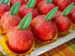 Le vostre pesche dolci all'alchermes sono pronte per essere gustate.(6). Magner Bein Le Pesche Dolci Tra La Ricetta Originaria E Le Nuove Proposte