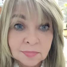 El expresidente Álvaro Uribe se pronunció en redes sociales tras el  fallecimiento del precandidato y senador Miguel Uribe Turbay. En su mensaje  expresó: “El mal todo lo destruye, mataron la esperanza. Que