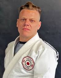 Nathan Goltz's Instagram, Twitter & Facebook