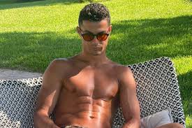 Photo by nicolò campo/lightrocket via getty images. Cristiano Ronaldo Nach Em Aus Geniesst Er Den Sommerurlaub Gala De