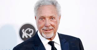 Tom Jones 'Never Kept Count' of Affairs despite 59-Year Marriage to 'the  Love of His Life' : Tiffy Taffy