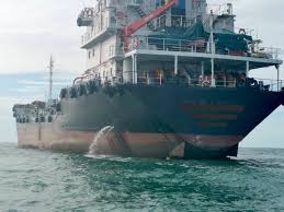 Under what circumstances can the authorities order removal of wreckage? Manifold Times Malaysia Mmea Detains Singapore Flagged Bunker Tanker For Anchoring Without Permit
