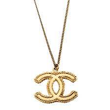 Buy Chanel Cc Gold Toned Chanel Textured Logo Pendant Chain Necklace 196936 At Best Price Tlc Gold Chanel Necklace Chanel Pendant