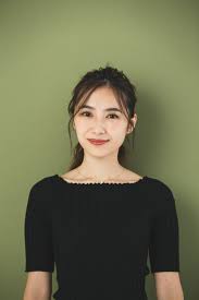 ヘアアレンジが瞬間で小顔 すぐできる 今ドキ前髪 を知っておこう 超簡単で即今っぽい まとめ髪 ロング 美容 前髪