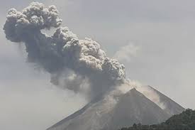 Belajar dari letusan gunung merapi pada tahun 2010, warga diminta tetap tingkatkan kewaspadaan. Status Siaga Apakah Gunung Merapi Akan Meletus Dalam Waktu Dekat Halaman All Kompas Com