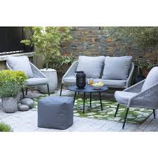 Design Et Farniente Le Salon Bas De Jardin Fait Fureur Mobilier Salon Parasol Carre Parasol Rectangulaire