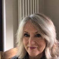 Amanda Squires's Instagram, Twitter & Facebook