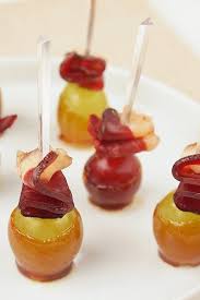 Raisins Caramelises Et Magret De Canard Seche Aperitif De Noel Idees De Recettes Faciles Recette Recette Aperitif Cuisine Et Boissons