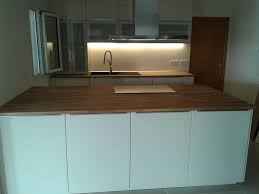 Tanto si buscas armarios de cocina con paneles de vidrio clásicos como si prefieres una moderna cocina con un elegante acabado satinado, encontrarás la opción perfecta para ti. Cocina De Ikea Modelo Ringhult Ideas Reformas Cocinas