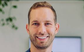 Demander adquire PlugSales