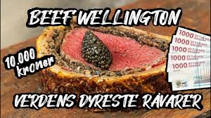 Beef wellington originated in england and could be associated with the duke of wellington, but so a 4 pound beef tenderloin will easily feed 8 people. Vanvittig Nytars Menu Feed Bistro Youtube