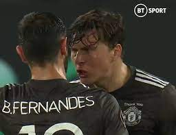 Fernandes osztotta menedzsere véleményét saját, bt sportnak adott interjújában is, mert szerinte az ilyen pillanatok természetesek, amikor egy fiatal és sikerre éhes keret ennyire eltökélt abban, hogy. Bruno Fernandes Plays Down Row With Victor Lindelof After Manchester United S 2 1 Defeat To Sevilla Aktuelle Boulevard Nachrichten Und Fotogalerien Zu Stars Sternchen