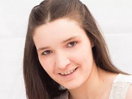 The Queen honours bravery of hero mum, 25, who died saving daughter from  brutal ex