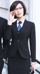 Pin By Inezhynes On Women In Tie Summer Business Attire Business Womens Fashion Professional Glamour Ladies