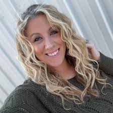 Kelly Schooler's Instagram, Twitter & Facebook