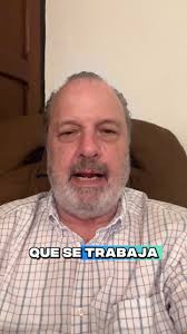 Yo en los estadios he abrazado a gente que no conozco de nada, como si  fueran mis hermanos del alma…” Con su elocuente inteligencia Juan Villoro  profundiza en los encantos de este