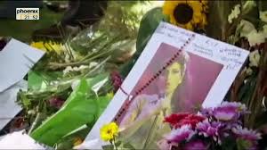 Die sprintkönigin war auch durch ihre bunten outfits, die wehenden dunklen haare und ihre zentimeterlangen fingernägel ein blickfang. Zdf History Junger Ruhm Und Fruher Tod Von Mozart Bis Amy Winehouse Doku Video Dailymotion