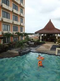 Kolam Renang Picture Of Pandanaran Hotel Semarang Tripadvisor