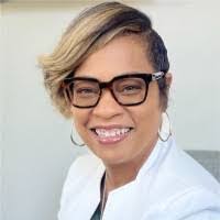 Alma Davis's Instagram, Twitter & Facebook