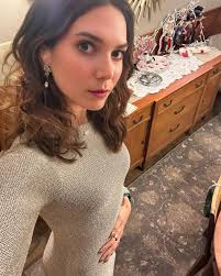 🪩35🪩 Midway through my 30s feeling better than I was midway through my  20s. Loving this life and wearing all the sparkles I can. Each year is an  accomplishment to celebrate. We've