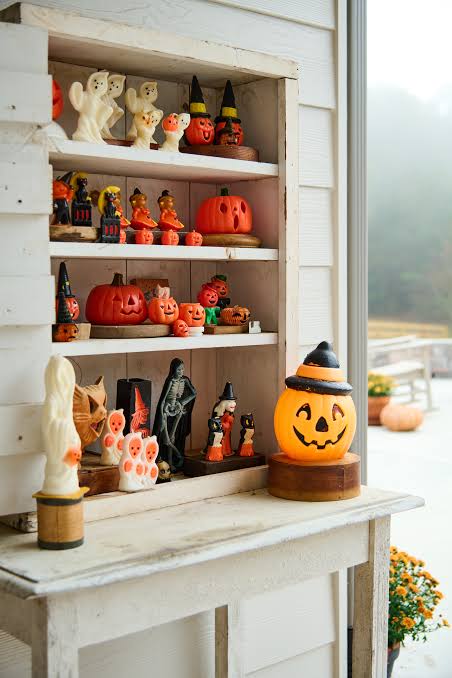 90s Halloween Decor Is Back—4 Easy Ways to Recreate the Nostalgic Look