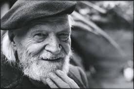 Poi apre il grande armadio in legno. La Lezione Poetica Di Ungaretti Imalpensanti