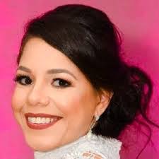 Vanessa Vaz's Instagram, Twitter & Facebook