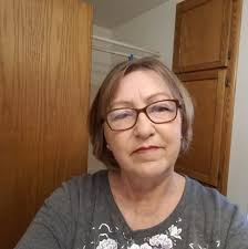 What are some porch goose outfit ideas for January?