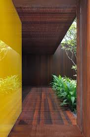 Une Maison Dedans Dehors Avec Le Studio Guilherme Torres Maison D Architecture Maison De Luxe Maisons Contemporaines